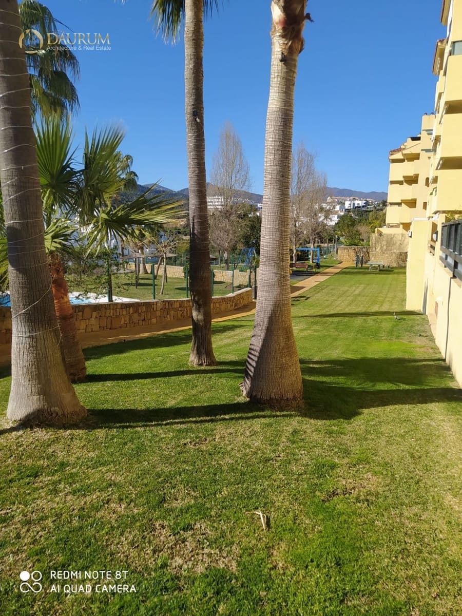 2 bedroom Flat for sale in Estepona with pool garage - € 400,000 (Ref: 9654369)