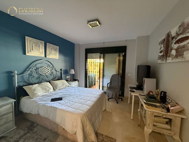 2 quarto Apartamento para venda em Estepona com piscina garagem - 400 000 € (Ref: 9654369)