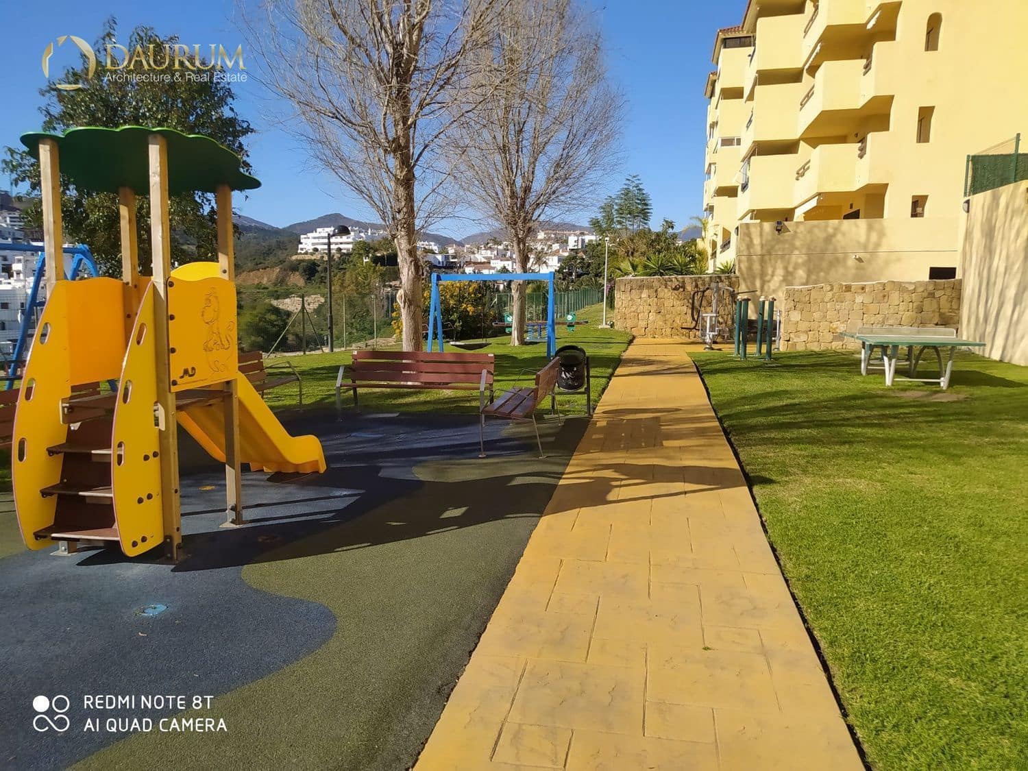 2 bedroom Flat for sale in Estepona with pool garage - € 400,000 (Ref: 9654369)