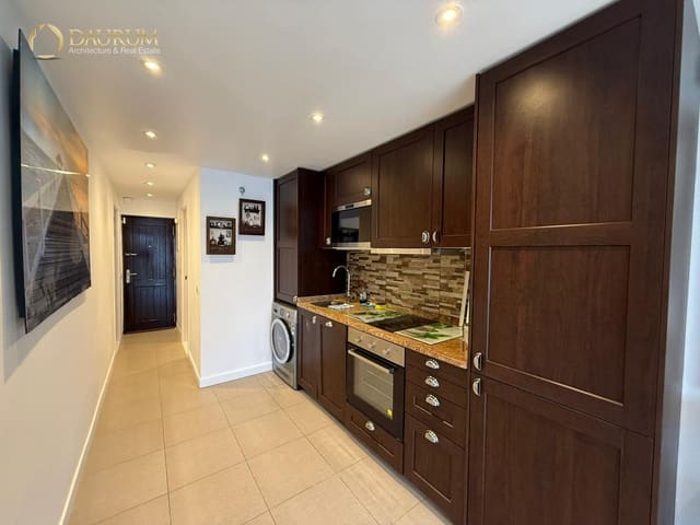 2 makuuhuone Asunto myytävänä paikassa San Pedro de Alcantara, Marbella mukana uima-altaan - 320 000 € (Ref: 9654371)