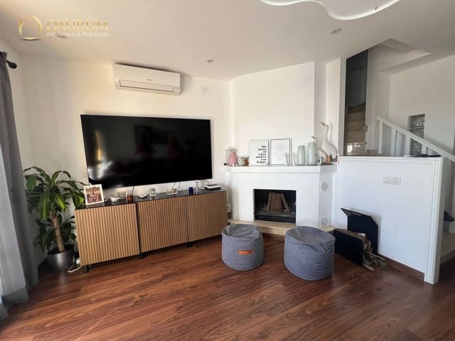 Casa de 4 habitaciones en Benalmádena en venta - 575.000 € (Ref: 9654376)