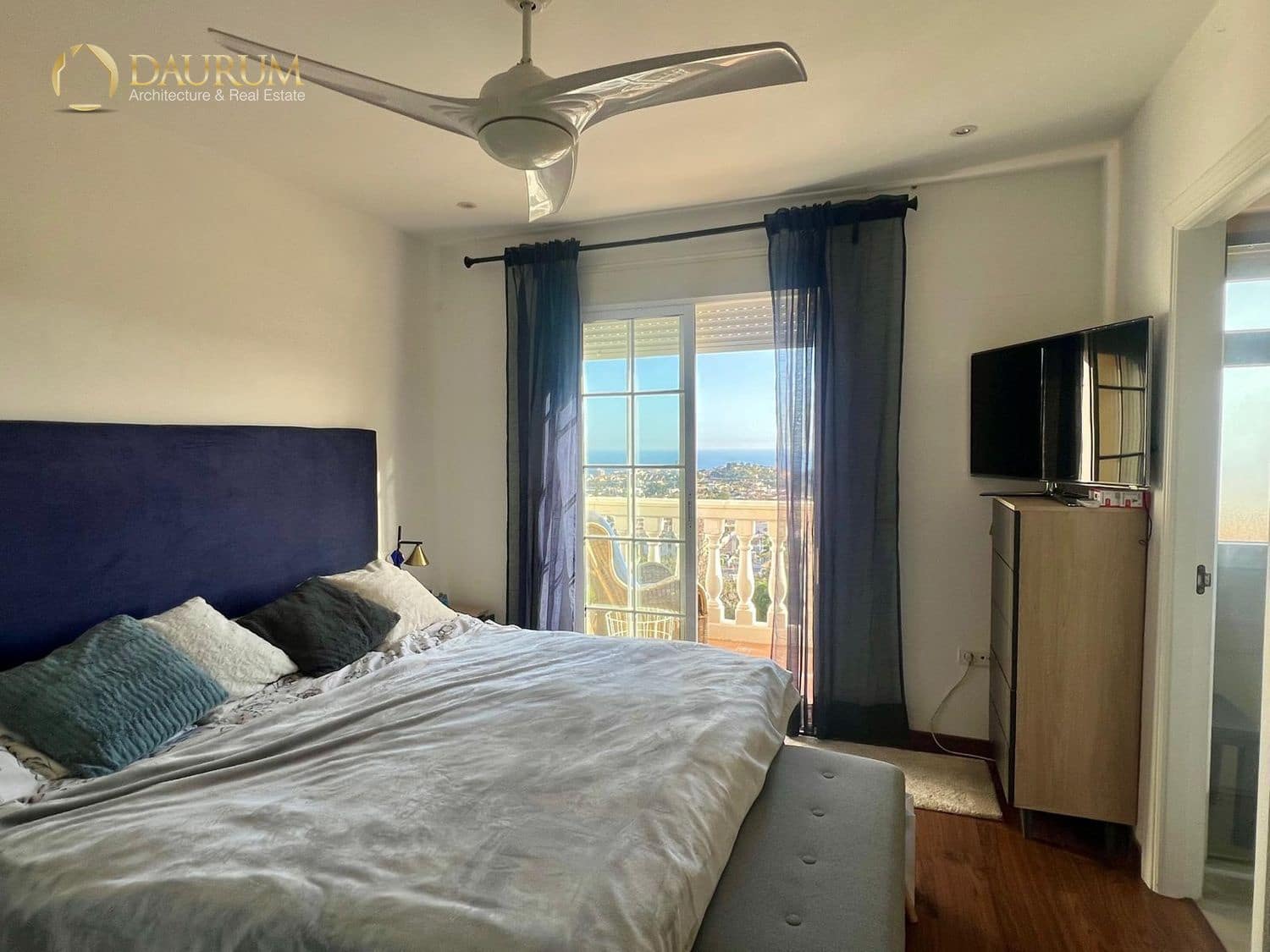 Casa de 4 habitaciones en Benalmádena en venta - 575.000 € (Ref: 9654376)