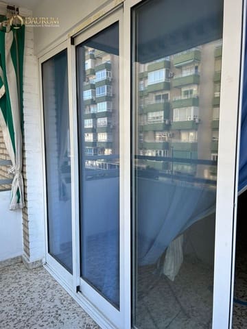 4 slaapkamer Flat te koop in El Palo, Málaga stad met garage - € 585.000 (Ref: 9654379)