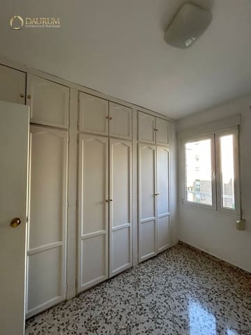 4 slaapkamer Flat te koop in El Palo, Málaga stad met garage - € 585.000 (Ref: 9654379)