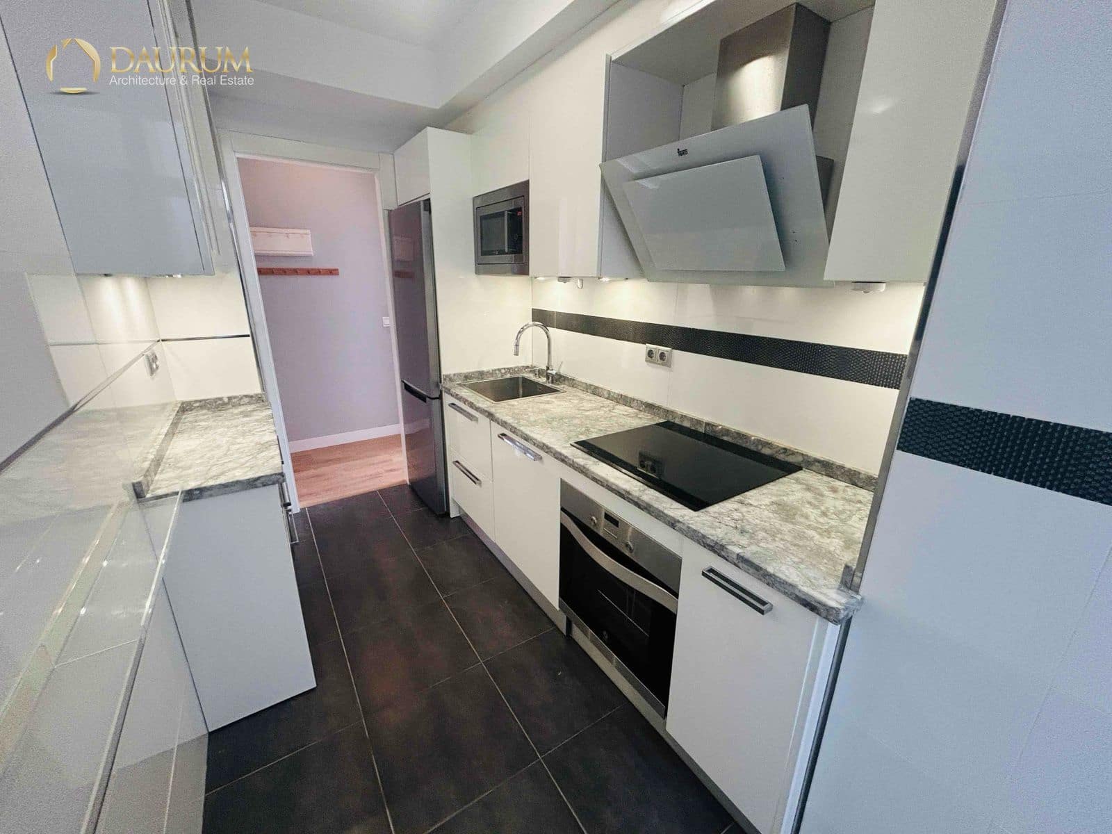 3 slaapkamer Flat te koop in Malaga stad - € 380.000 (Ref: 9654381)