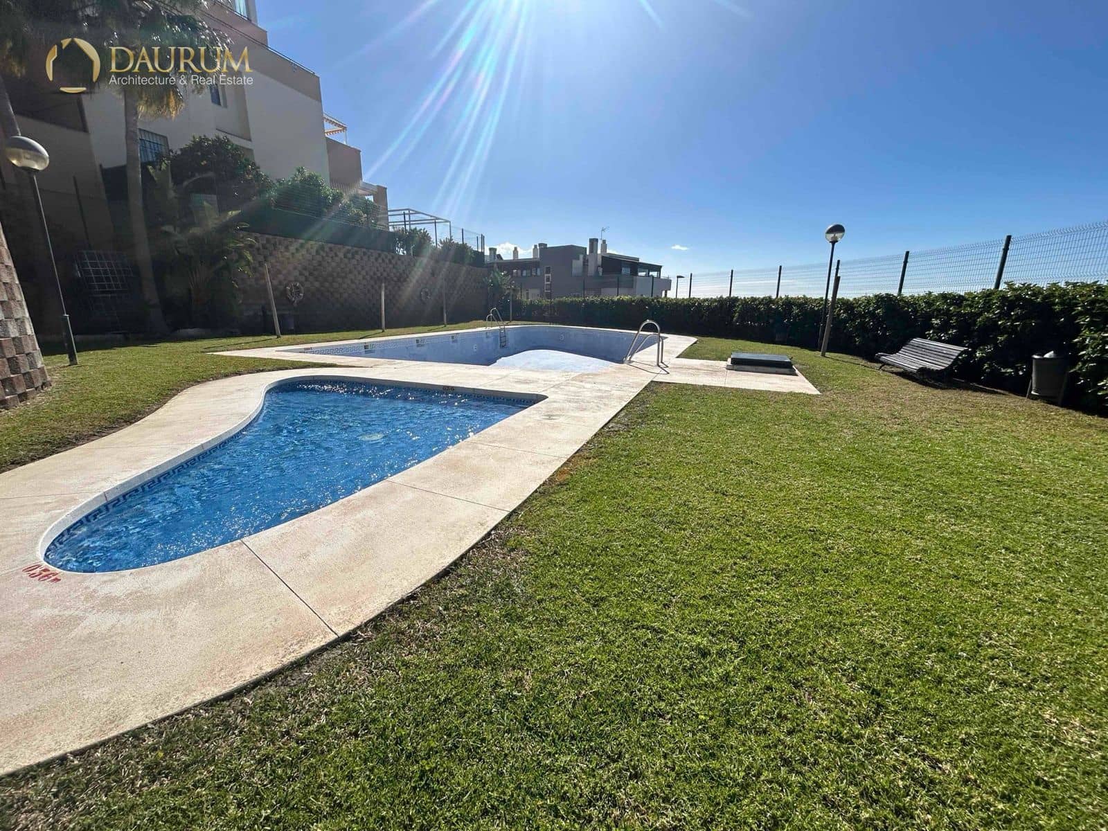 2 slaapkamer Flat te koop in Rincon de la Victoria met zwembad garage - € 395.000 (Ref: 9654383)