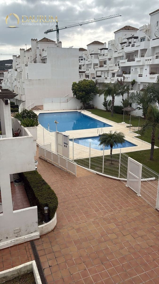 2 bedroom Flat for sale in Estepona with pool garage - € 259,000 (Ref: 9694291)