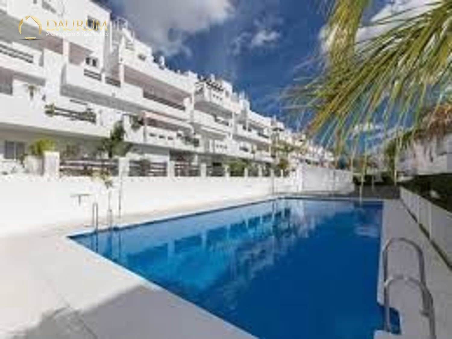 2 bedroom Flat for sale in Estepona with pool garage - € 259,000 (Ref: 9694291)