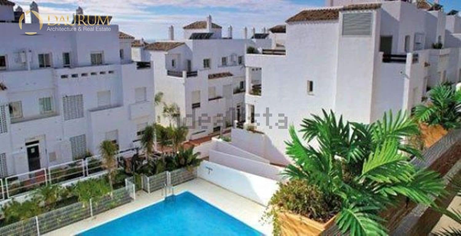 2 bedroom Flat for sale in Estepona with pool garage - € 259,000 (Ref: 9694291)