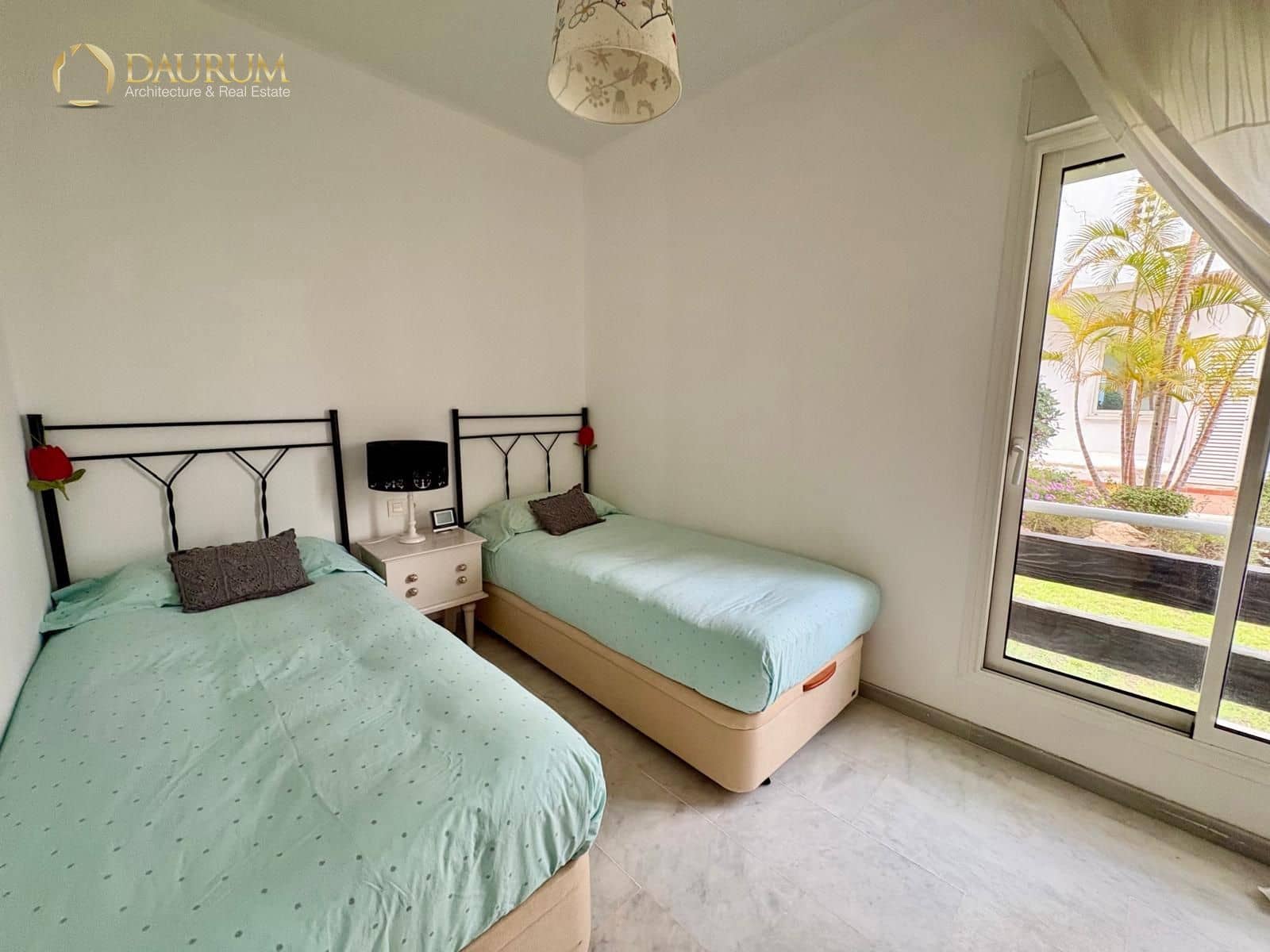 2 bedroom Flat for sale in Estepona with pool garage - € 259,000 (Ref: 9694291)