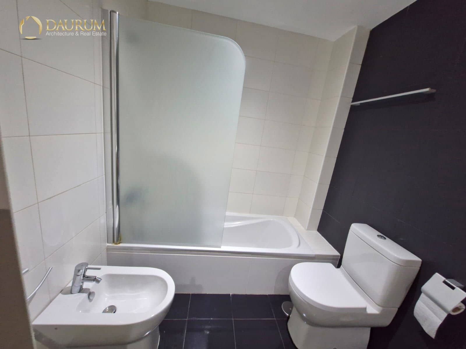 2 bedroom Flat for sale in Estepona with pool garage - € 259,000 (Ref: 9694291)