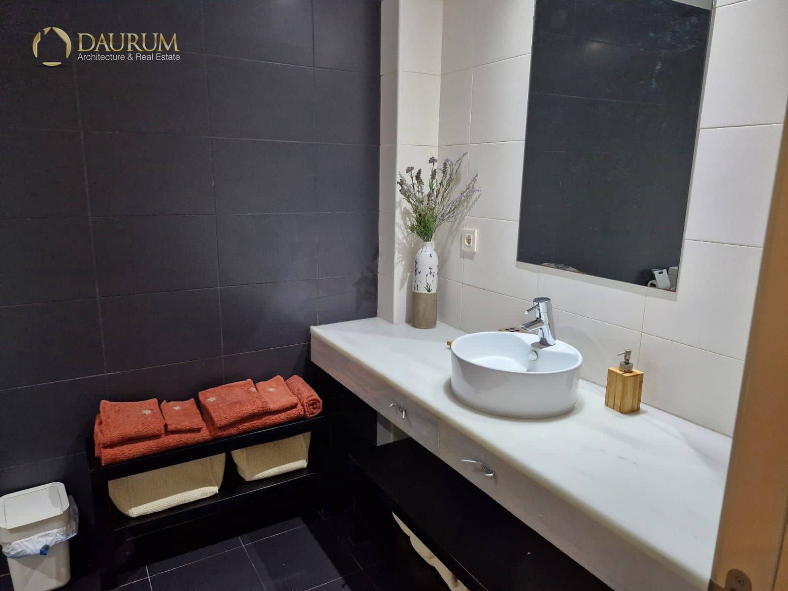 2 bedroom Flat for sale in Estepona with pool garage - € 259,000 (Ref: 9694291)