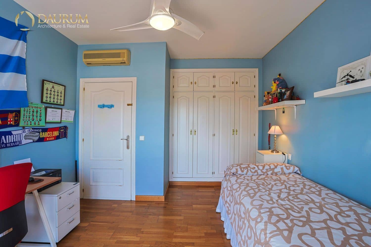 Chalet de 3 habitaciones en Estepona en venta con piscina garaje - 1.295.000 € (Ref: 9699876)