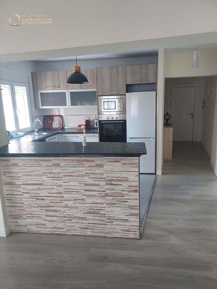 2 soveværelse Lejlighed til salg i Malaga by - € 260.000 (Ref: 9736014)