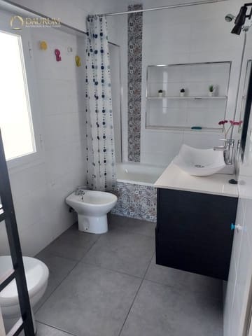 2 soveværelse Lejlighed til salg i Cruz de Humilladero, Málaga by - € 260.000 (Ref: 9736014)