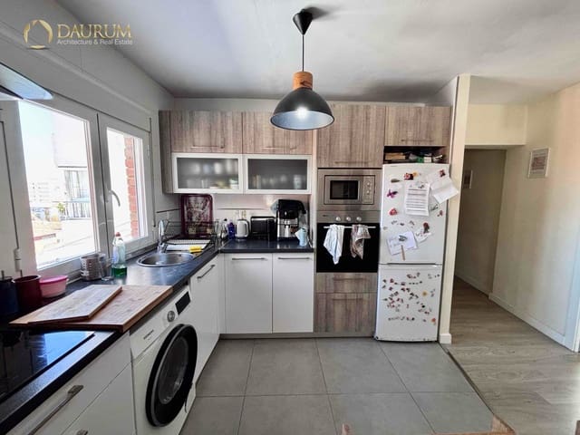 2 bedroom Flat for sale in Cruz de Humilladero, Málaga city - € 260,000 (Ref: 9736014)