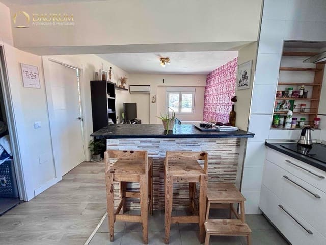 2 bedroom Flat for sale in Cruz de Humilladero, Málaga city - € 260,000 (Ref: 9736014)
