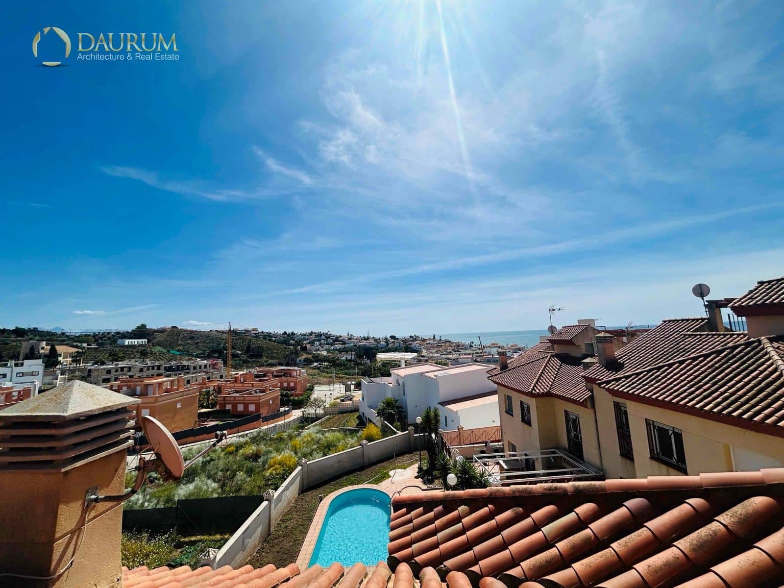 2 bedroom Villa for sale in Benajarafe with pool garage - € 420,000 (Ref: 9825823)