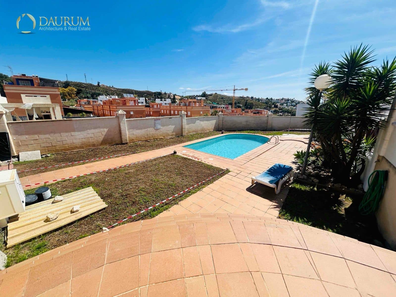 2 bedroom Villa for sale in Benajarafe with pool garage - € 420,000 (Ref: 9825823)