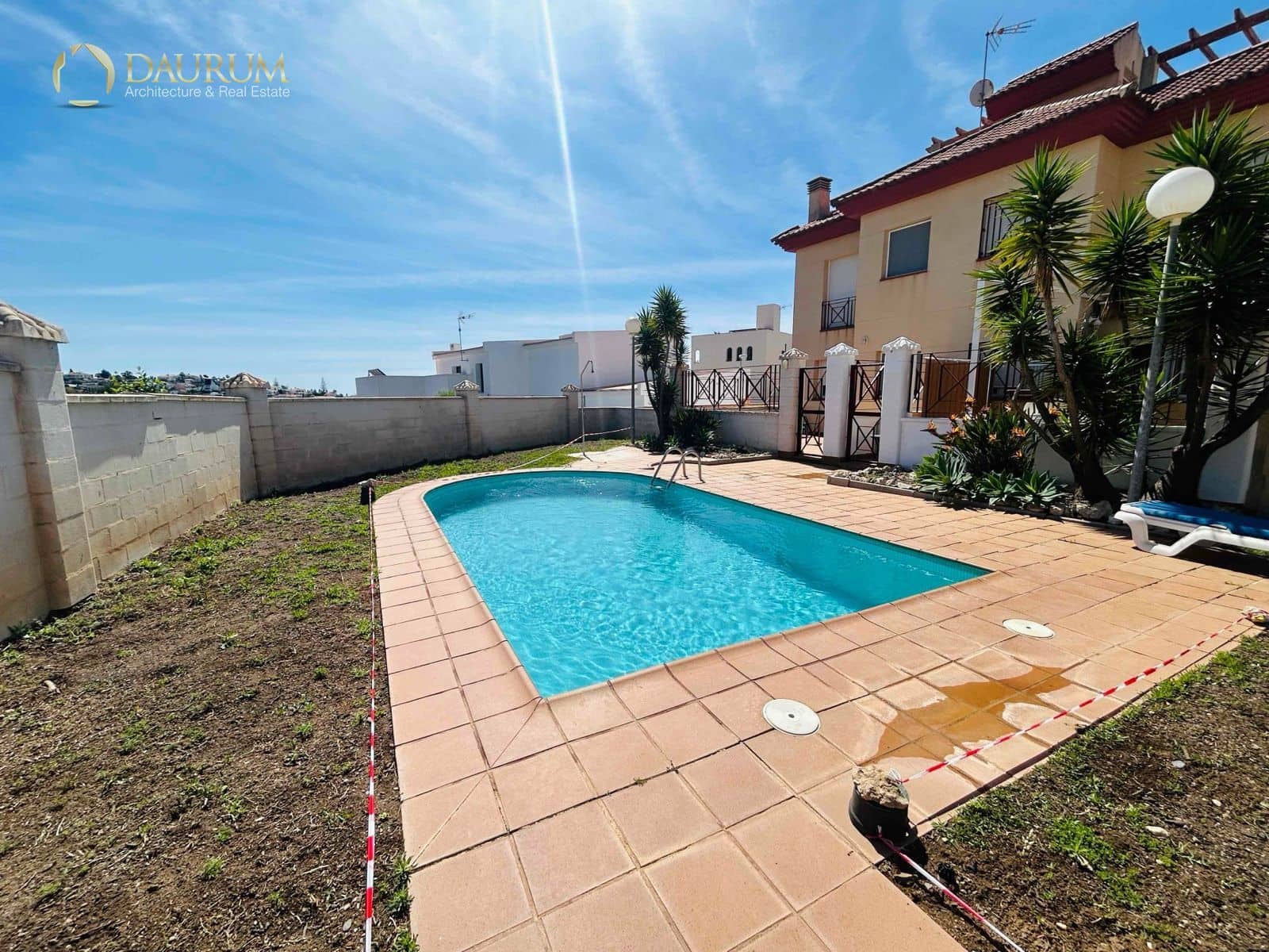 2 bedroom Villa for sale in Benajarafe with pool garage - € 420,000 (Ref: 9825823)