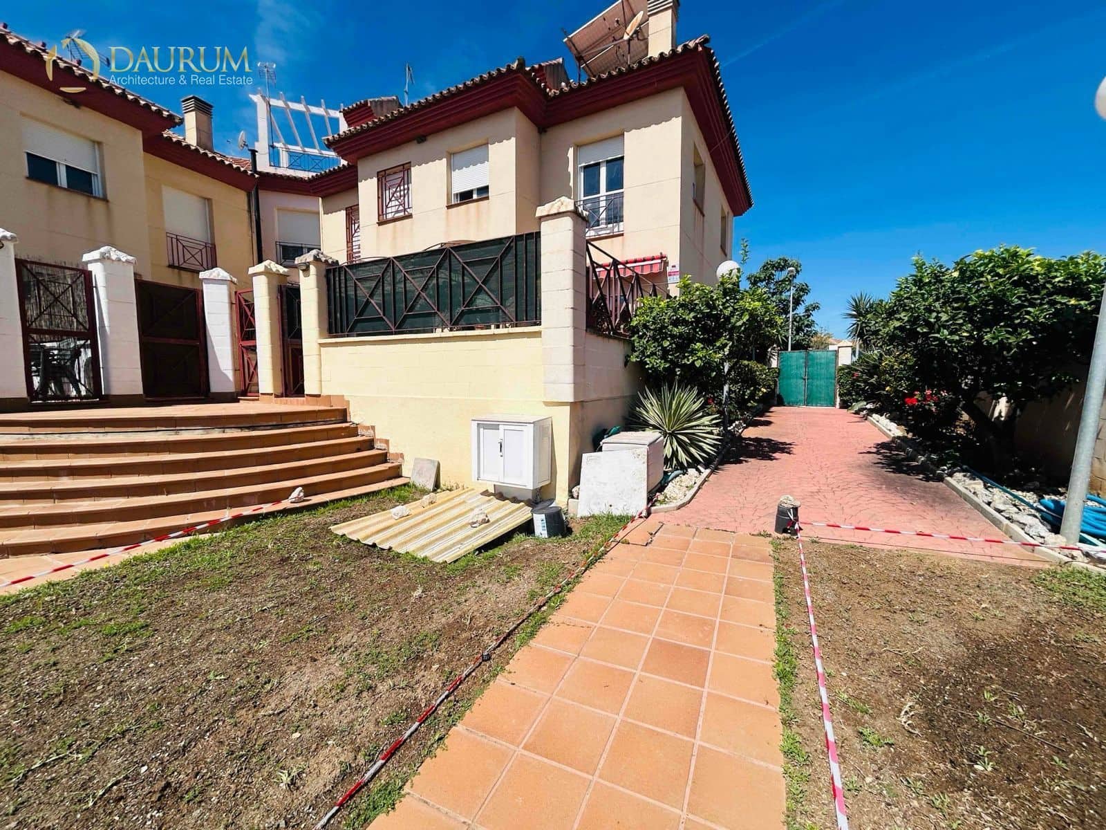 2 bedroom Villa for sale in Benajarafe with pool garage - € 420,000 (Ref: 9825823)