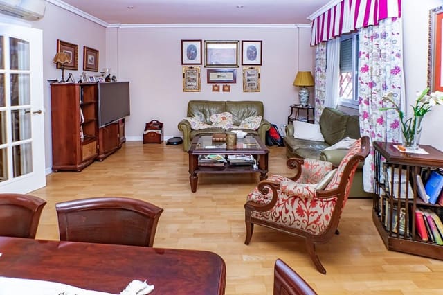 4 soveværelse Villa til salg i Almería by med swimmingpool garage - € 319.000 (Ref: 8605518)