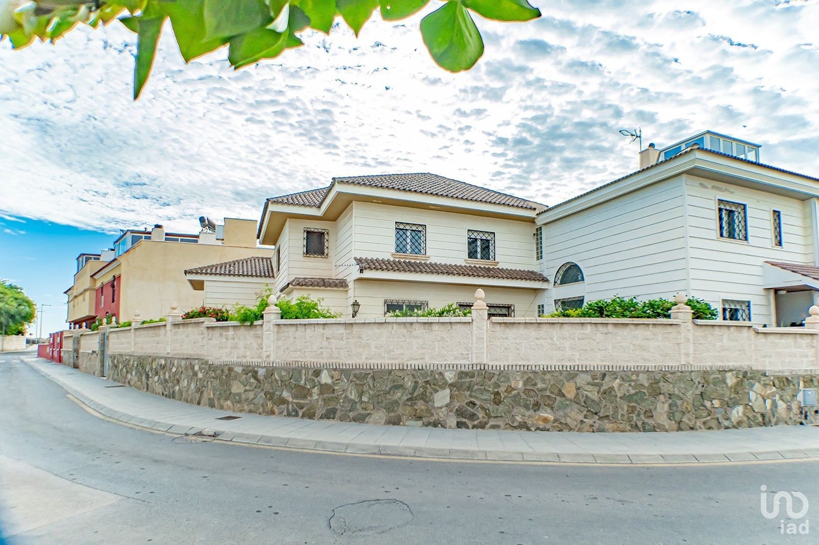 5 slaapkamer Huis te koop in Almeria stad met garage - € 590.000 (Ref: 8748333)