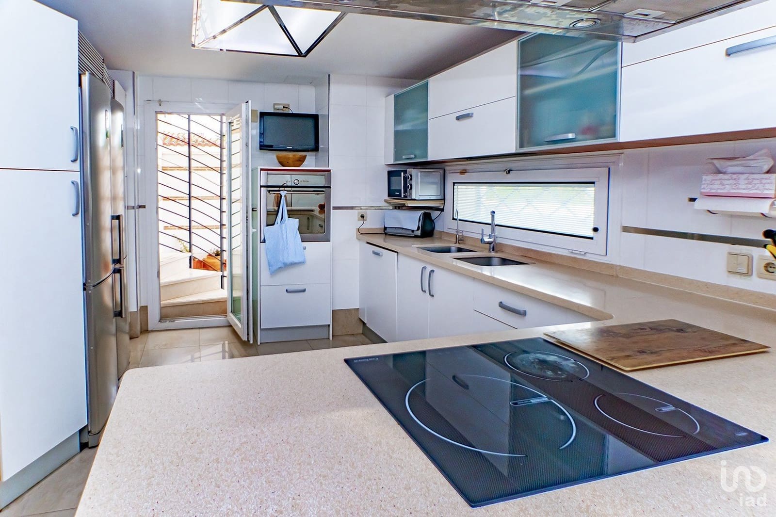 5 slaapkamer Huis te koop in Almeria stad met garage - € 590.000 (Ref: 8748333)