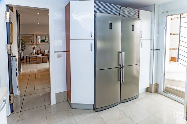 5 soveværelse Byhus til salg i Almería by med garage - € 590.000 (Ref: 8748333)