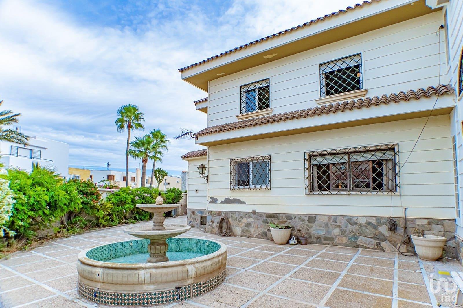 8 soveværelse Byhus til salg i Almeria by med garage - € 730.000 (Ref: 8751326)
