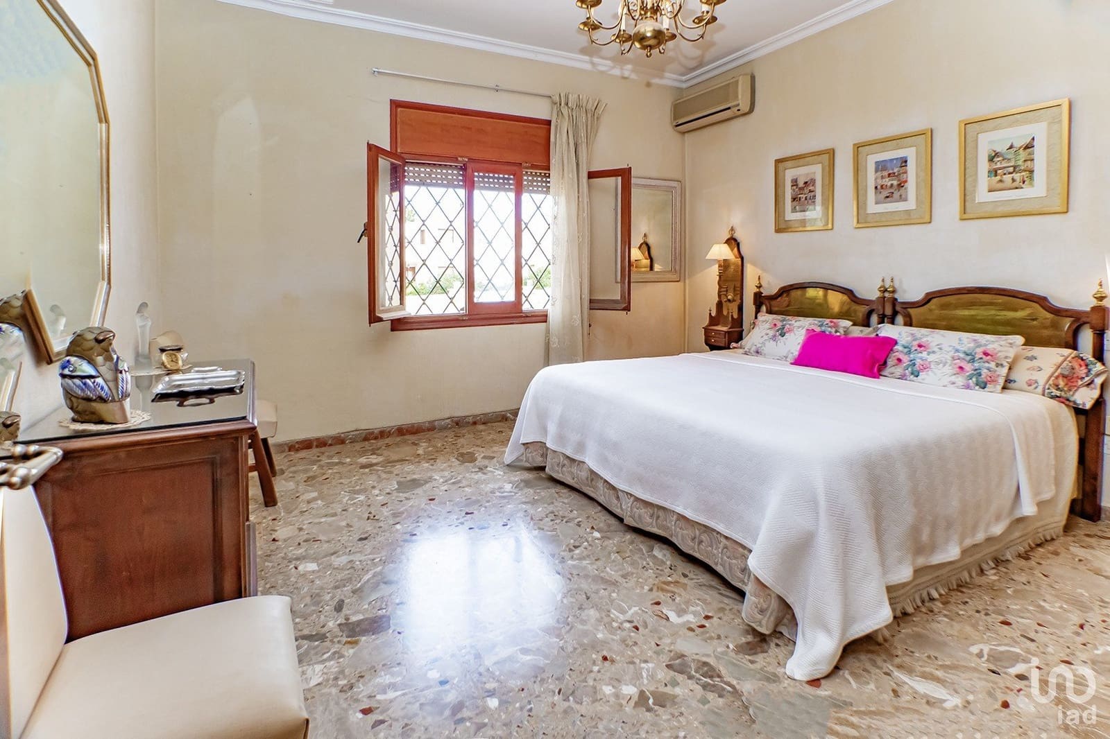 8 soveværelse Byhus til salg i Almeria by med garage - € 730.000 (Ref: 8751326)