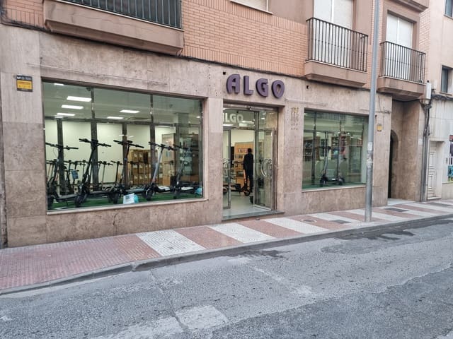 Kommersiell til salgs i Roquetas de Mar - € 212 000 (Ref: 8973323)