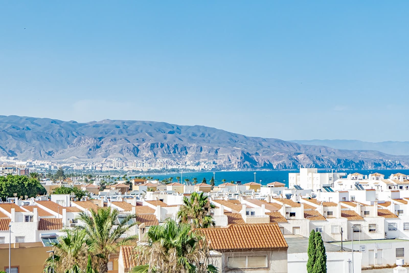 4 soveværelse Byhus til salg i Roquetas de Mar med garage - € 265.000 (Ref: 9082628)