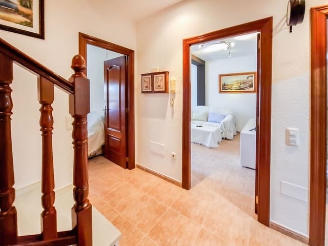 4 bedroom Townhouse for sale in Roquetas de Mar with garage - € 265,000 (Ref: 9082628)