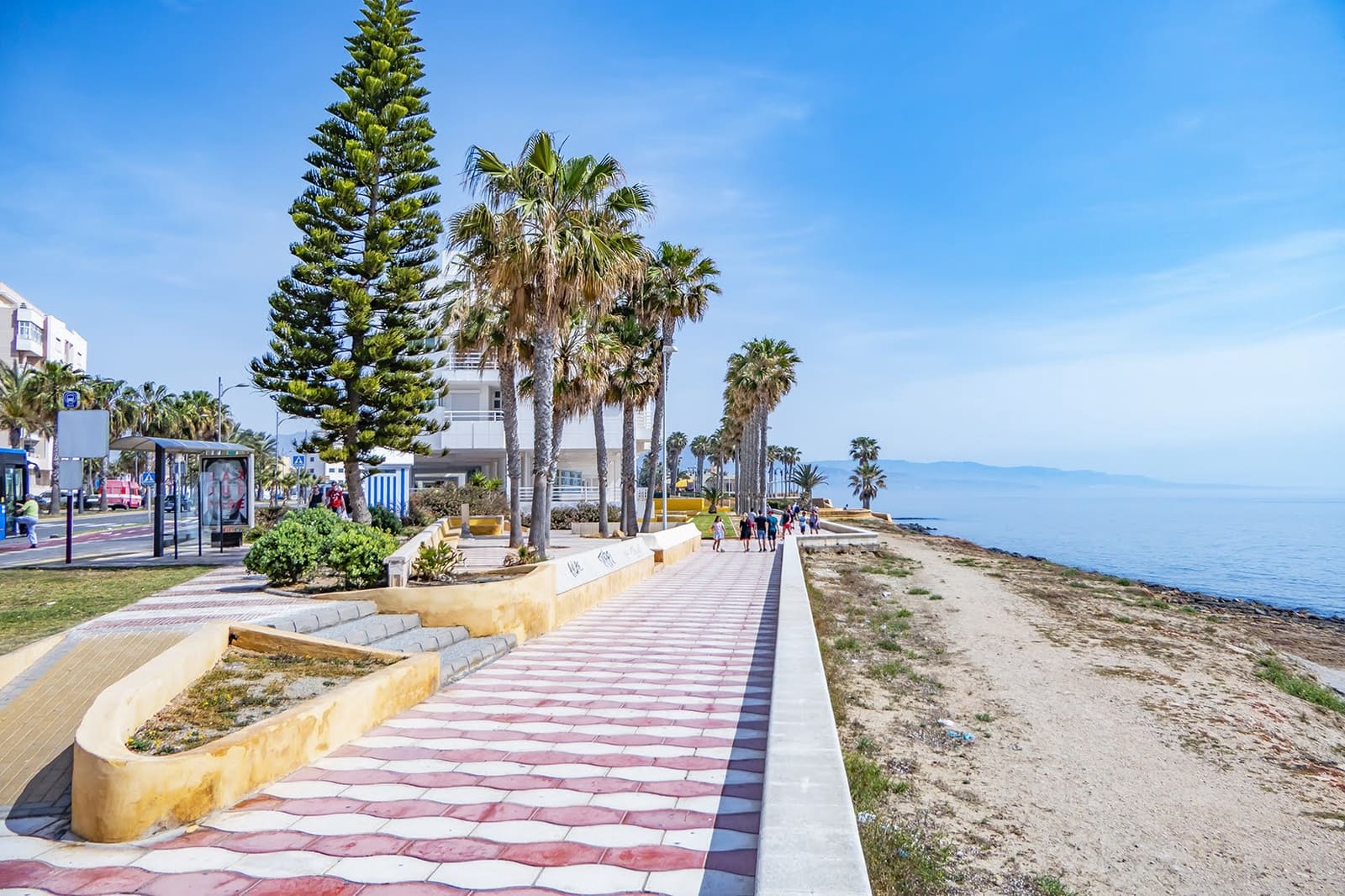 4 soveværelse Byhus til salg i Roquetas de Mar med garage - € 265.000 (Ref: 9082628)