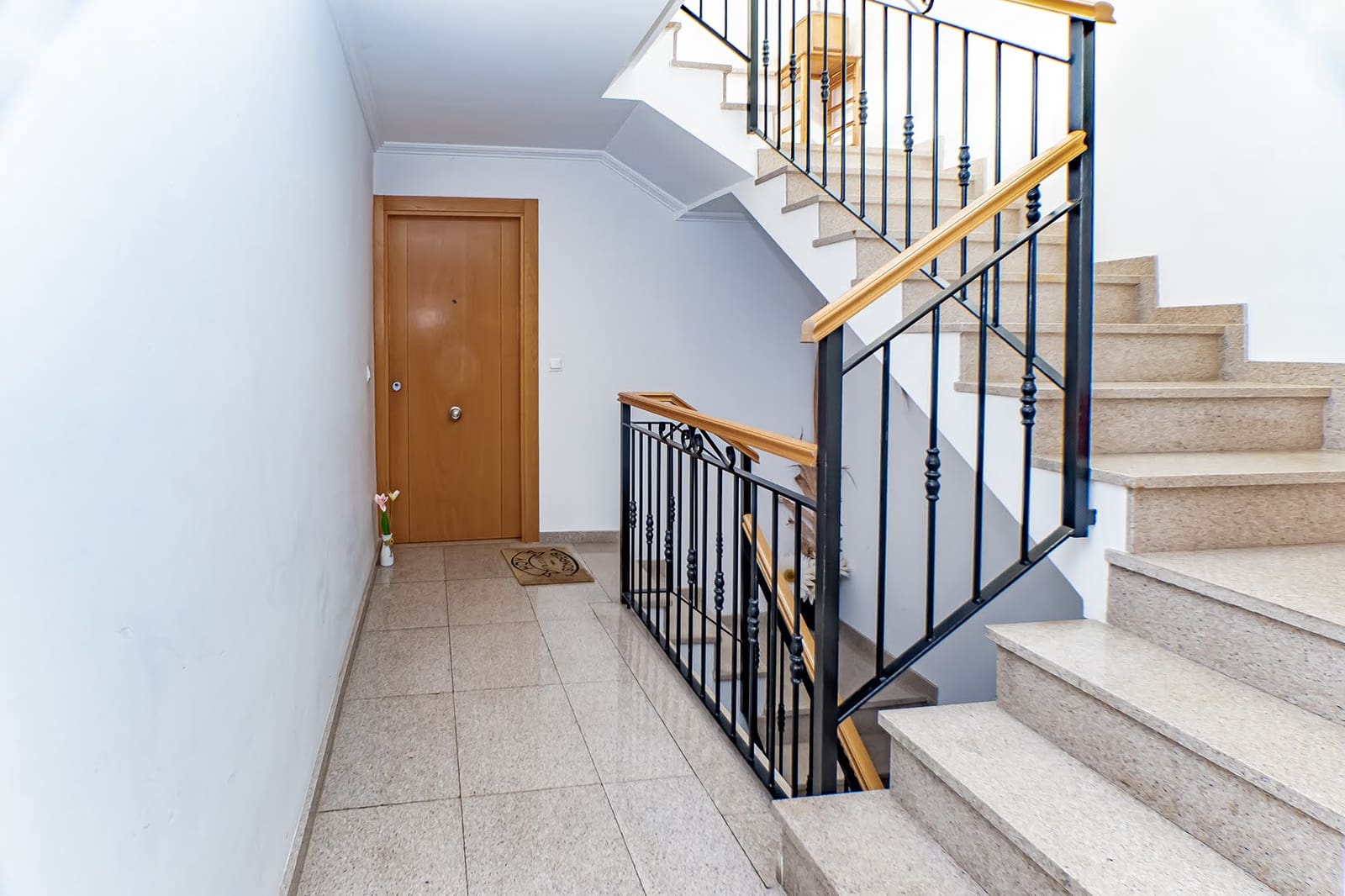 2 slaapkamer Flat te koop in Roquetas de Mar - € 166.500 (Ref: 9331244)