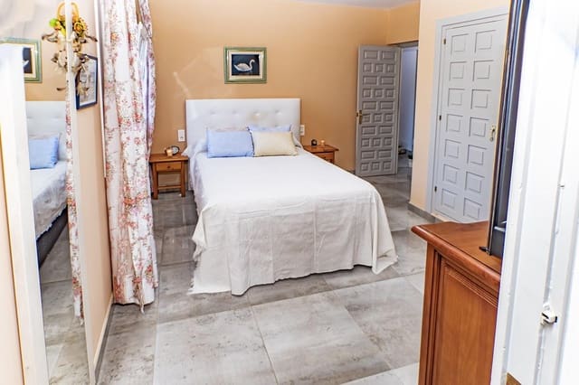 3 makuuhuone Huvila myytävänä paikassa Roquetas de Mar mukana uima-altaan 
autotalli - 587 000 € (Ref: 9414568)