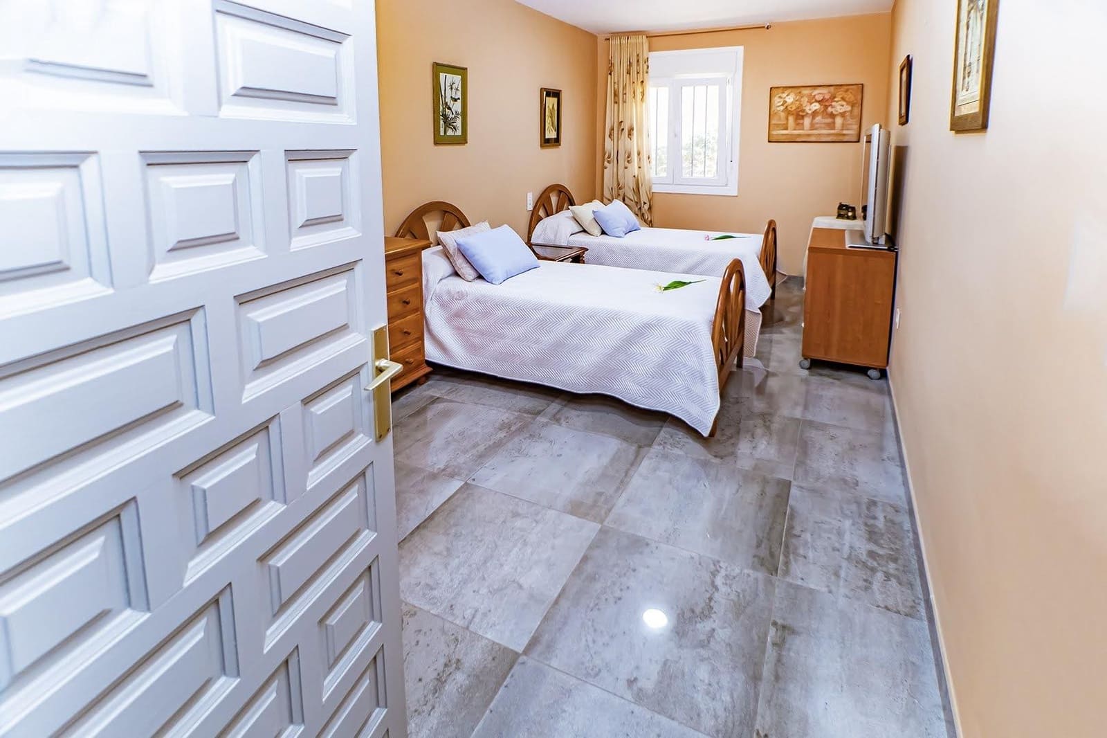 3 makuuhuone Huvila myytävänä paikassa Roquetas de Mar mukana uima-altaan 
autotalli - 587 000 € (Ref: 9414568)