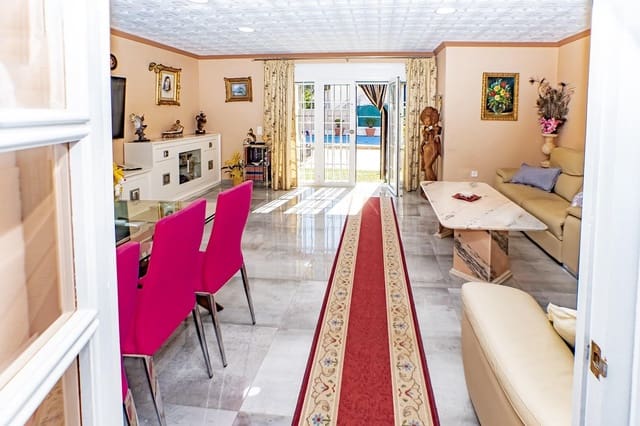 3 makuuhuone Huvila myytävänä paikassa Roquetas de Mar mukana uima-altaan 
autotalli - 587 000 € (Ref: 9414568)