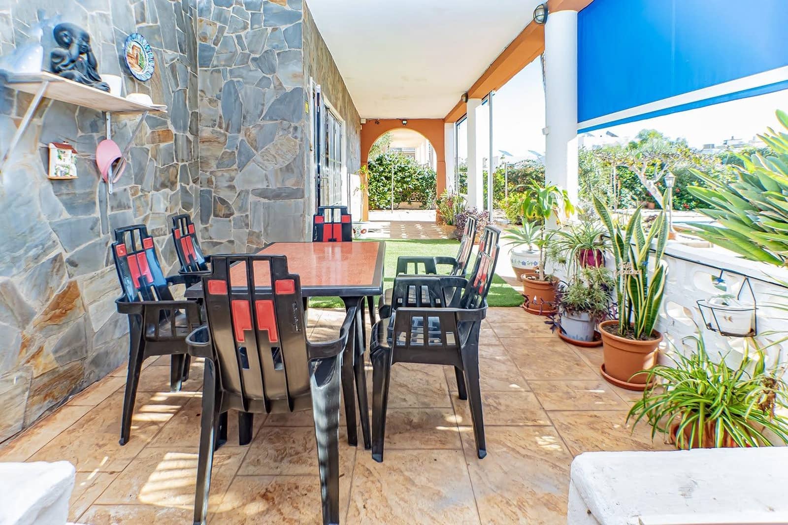 3 makuuhuone Huvila myytävänä paikassa Roquetas de Mar mukana uima-altaan 
autotalli - 587 000 € (Ref: 9414568)