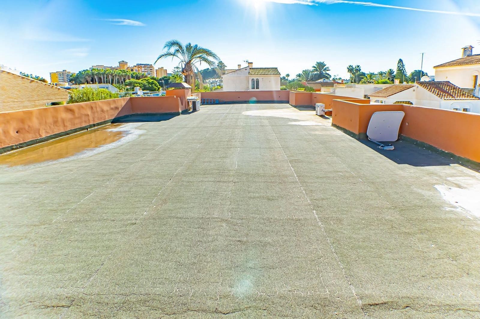 3 makuuhuone Huvila myytävänä paikassa Roquetas de Mar mukana uima-altaan 
autotalli - 587 000 € (Ref: 9414568)