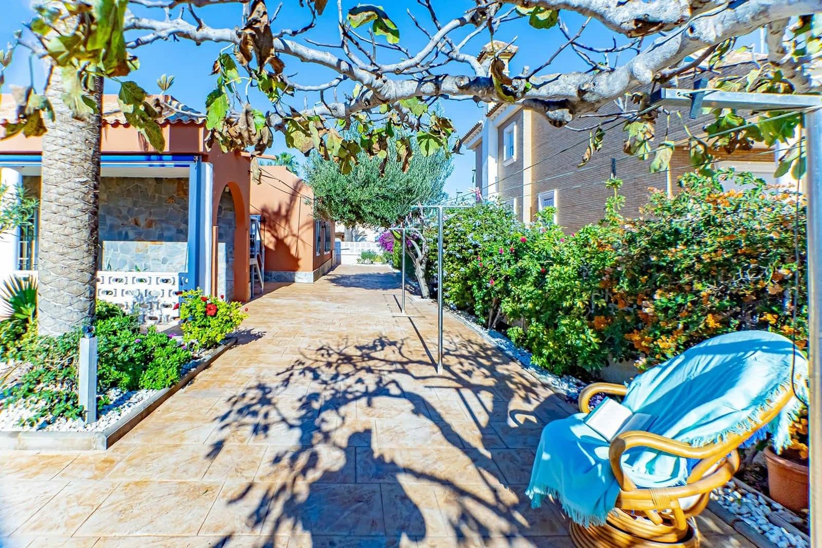 3 makuuhuone Huvila myytävänä paikassa Roquetas de Mar mukana uima-altaan 
autotalli - 587 000 € (Ref: 9414568)