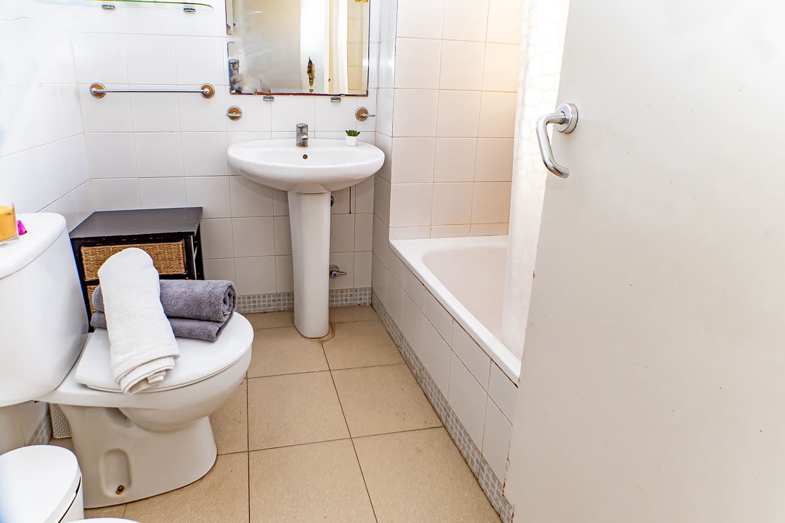 3 bedroom Townhouse for sale in Roquetas de Mar with garage - € 98,000 (Ref: 9453462)