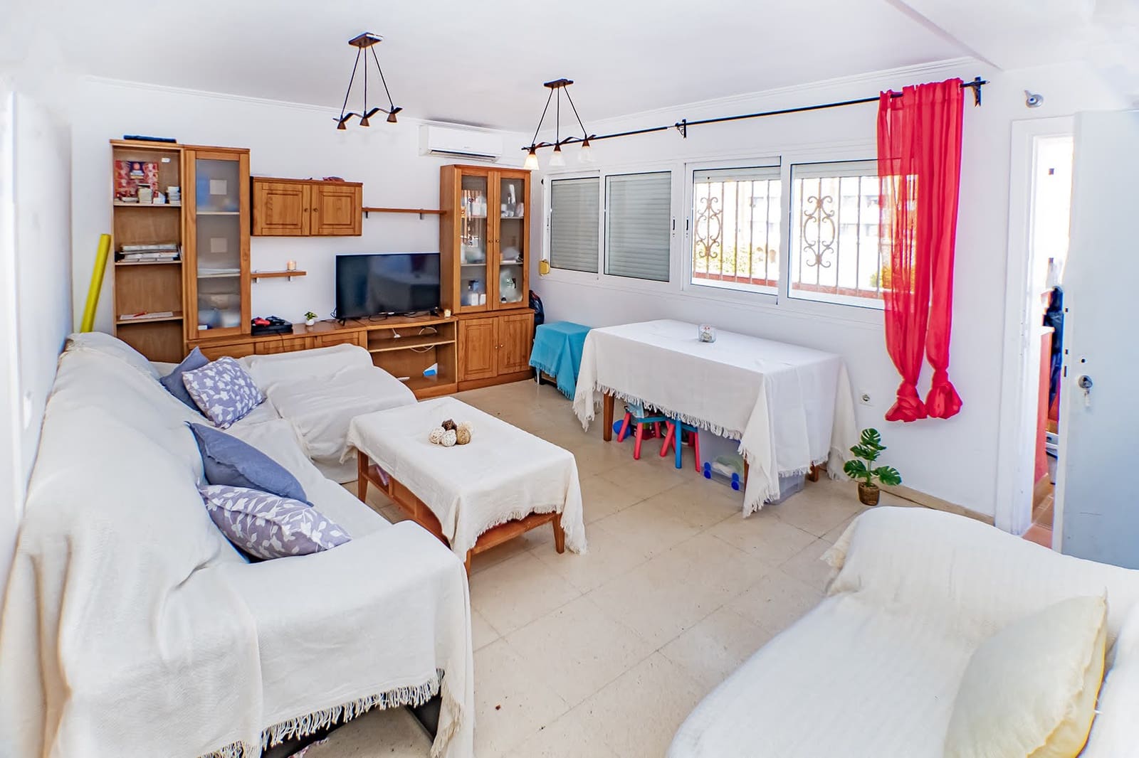 3 bedroom Townhouse for sale in Roquetas de Mar with garage - € 98,000 (Ref: 9453462)