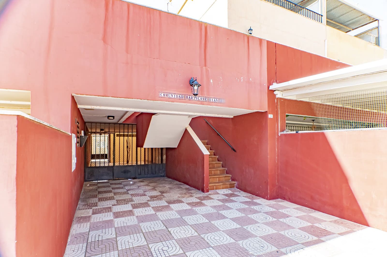 3 bedroom Townhouse for sale in Roquetas de Mar with garage - € 98,000 (Ref: 9453462)