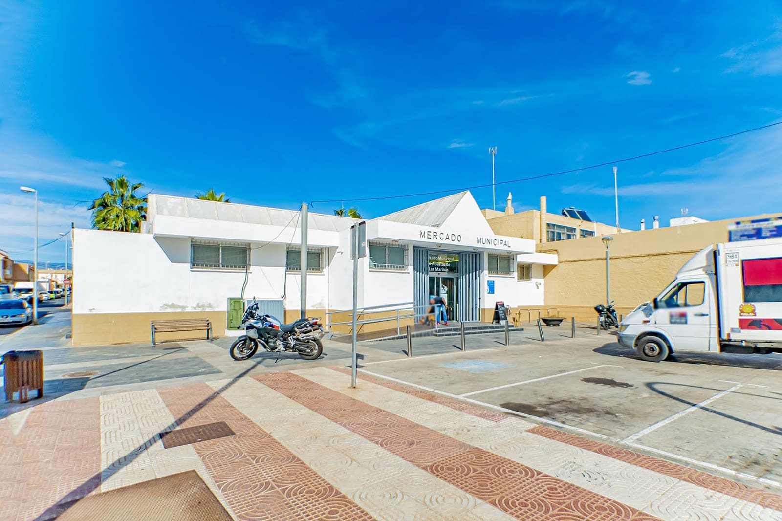 3 bedroom Townhouse for sale in Roquetas de Mar with garage - € 98,000 (Ref: 9453462)