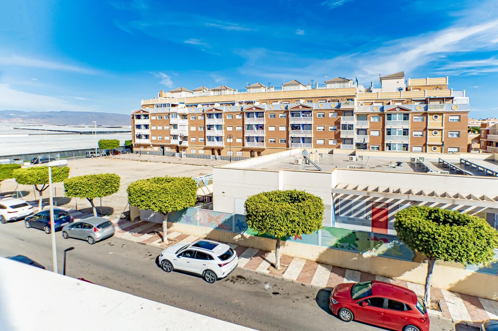 3 bedroom Townhouse for sale in Roquetas de Mar with garage - € 98,000 (Ref: 9453462)