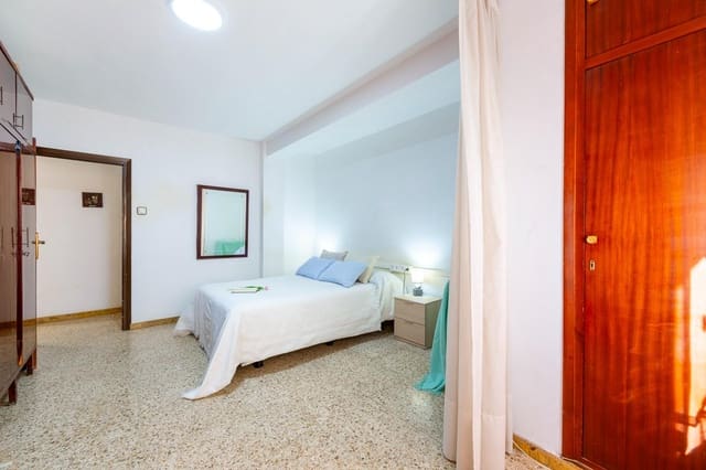 4 slaapkamer Flat te koop in Ciudad Jardín - Tagarete - El Zapillo, Almería stad - € 257.000 (Ref: 9479298)