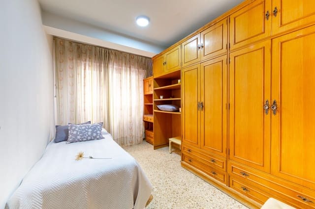 4 slaapkamer Flat te koop in Ciudad Jardín - Tagarete - El Zapillo, Almería stad - € 257.000 (Ref: 9479298)