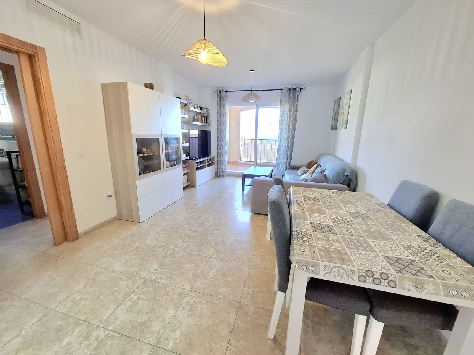 Piso de 2 habitaciones en Roquetas de Mar en alquiler con garaje - 629 € (Ref: 9627946)